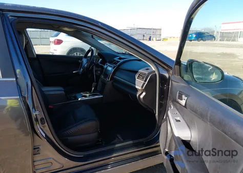 2014 Toyota Camry Se z USA, uszkodzony, nr VIN 4T1BF1FK9EU430806